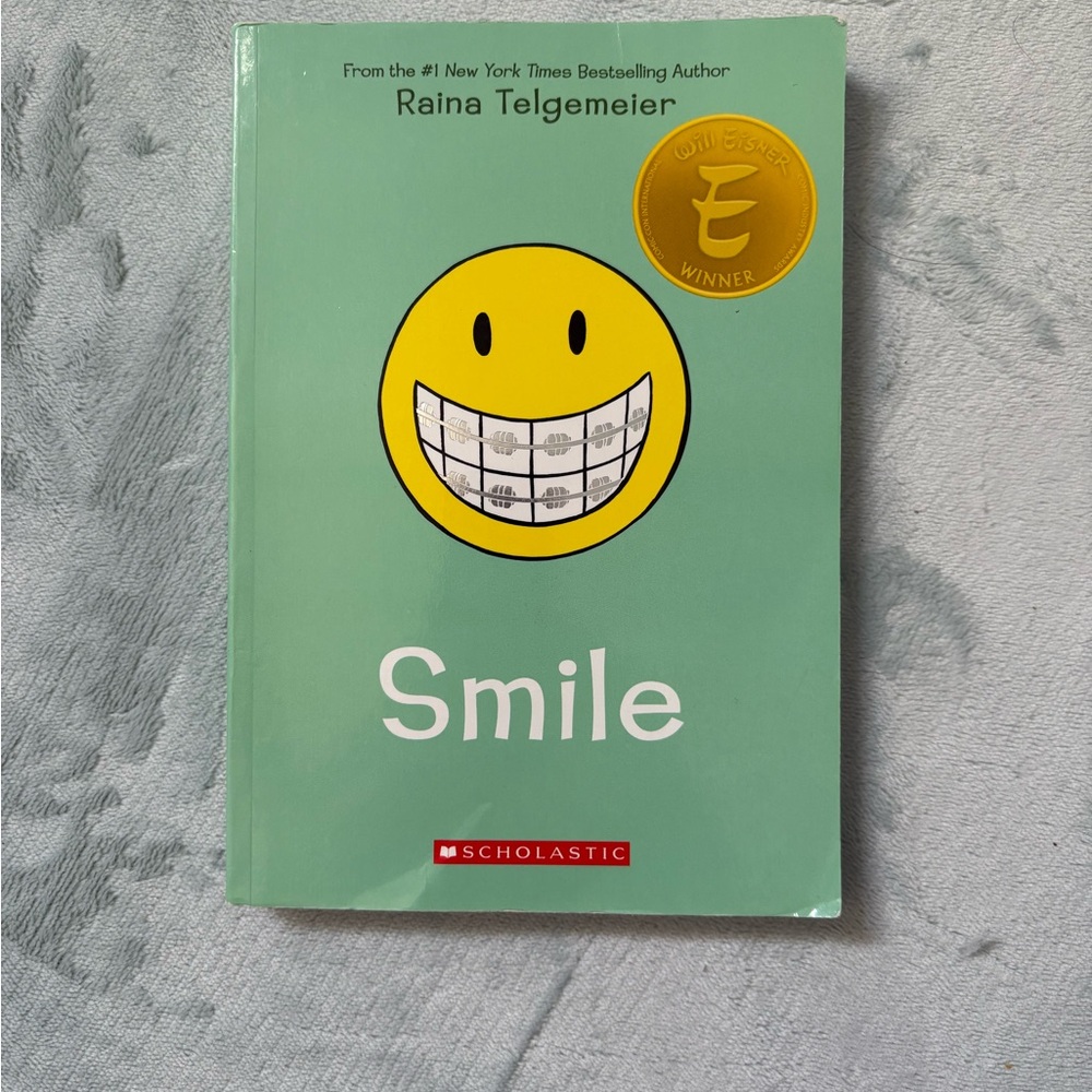 Scholastic Graphic Novel Smile by Raina Telgemeier